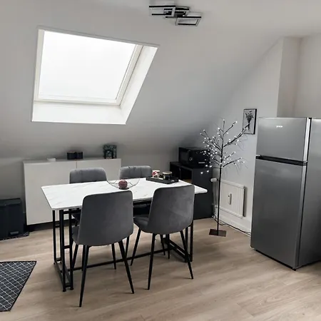 شقة Gemuetliche Ueber Den Daechern Von