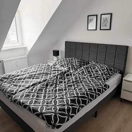 Gemuetliche Ueber Den Daechern Von *